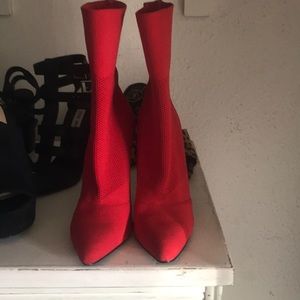 Steve Madden 6.5 red boots